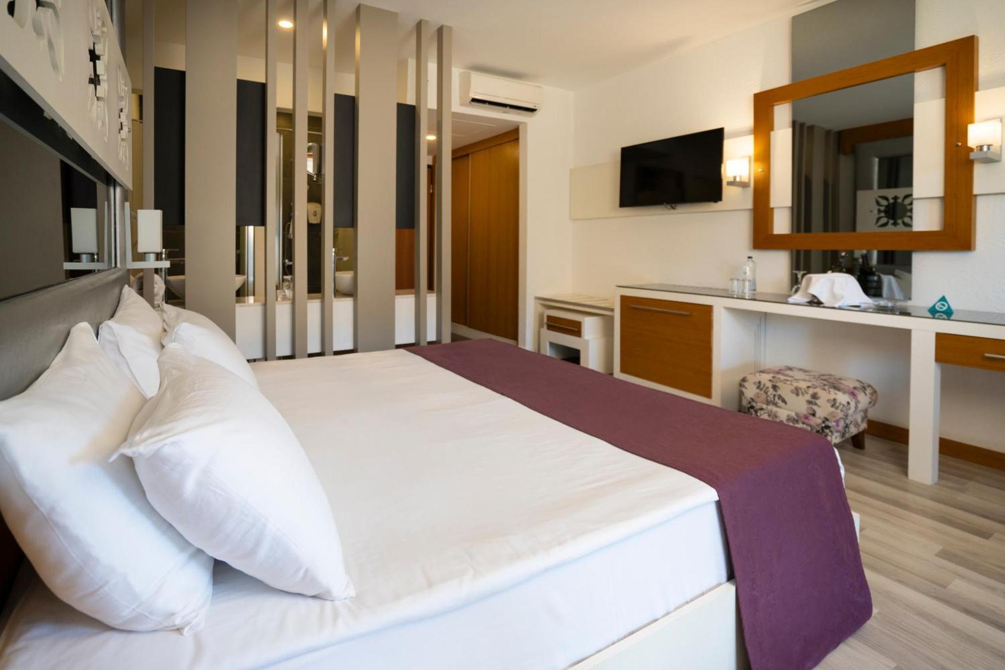 Flora Garden Beach Hotel - Adults Only 16 Plus - Couples Concept Kızılot Esterno foto